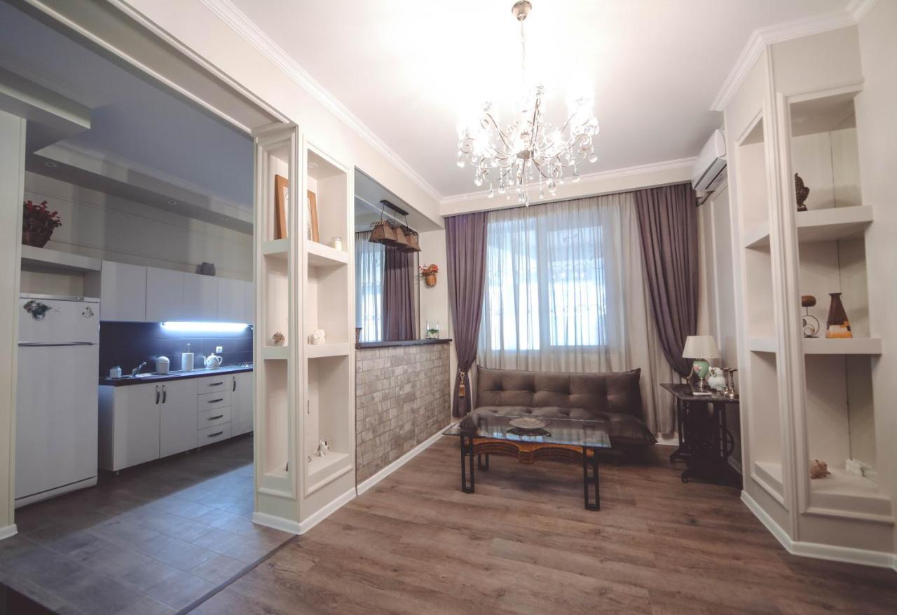 Ferienwohnung Under The Mountain Tbilisi Exterior foto